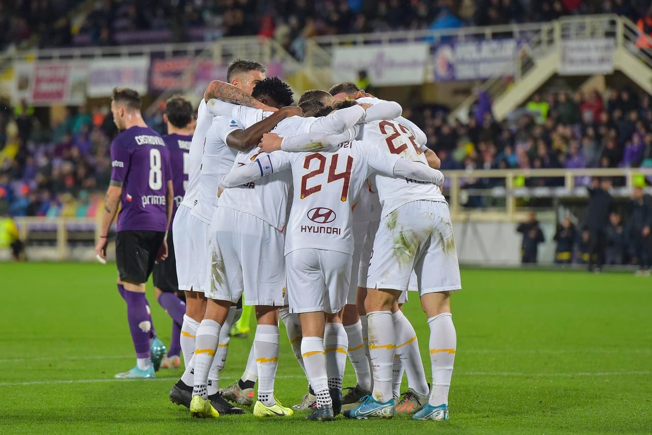 Roma golea a la Fiorentina con goles de E. Dzeko, A. Kolarov, L. Pellegrini y N. Zaniolo llevándose los tres puntos, mientras que la Fiorentina está muy cerca del descenso.