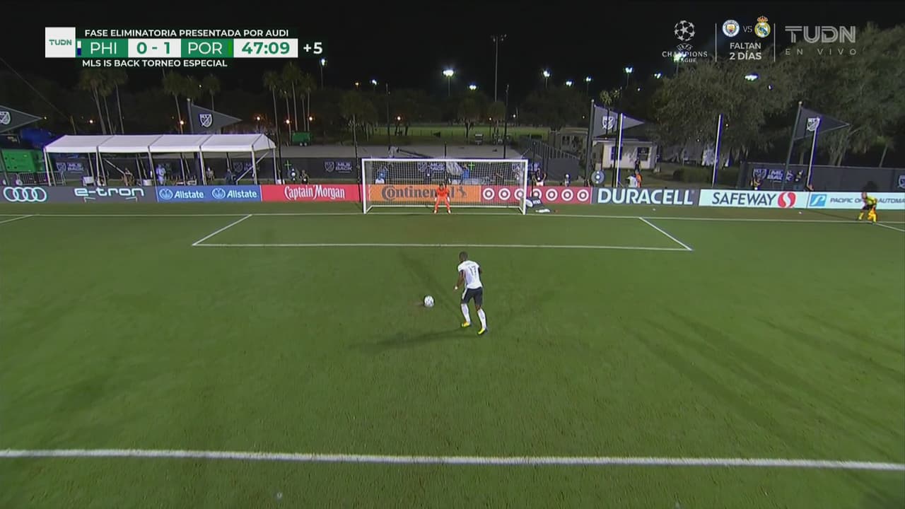 Falla el penalti! Sergio Santos envía a las nubes lo que era el empate del Union