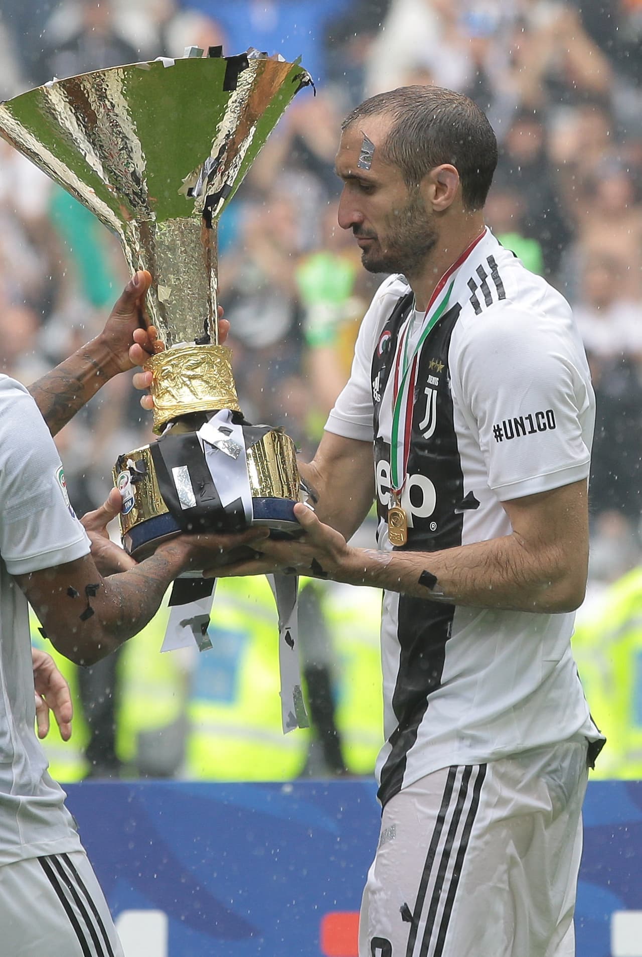 Defensa central: Giogio Chiellini - Reemplazo: Mehdi Benatia