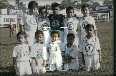 Betis recuerda a Lainez de pequeño y compañero lo ‘trollea’