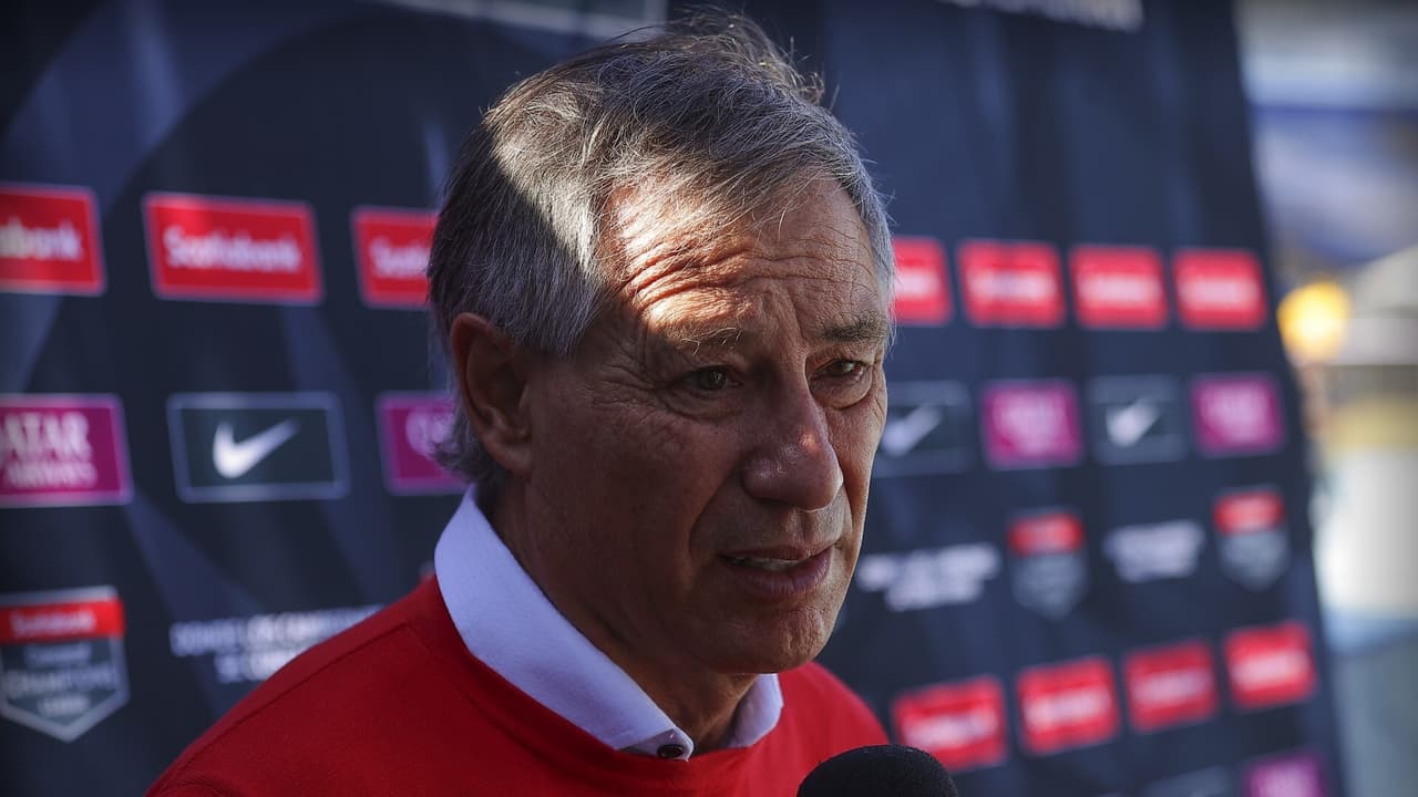 Holan sobre levantar en liga: "Son torneos completamente dispares"