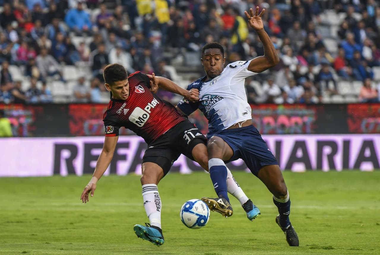 Los defensores hidalguenses se emplearon a fondo para evitar que los Zorros empataran el partido.