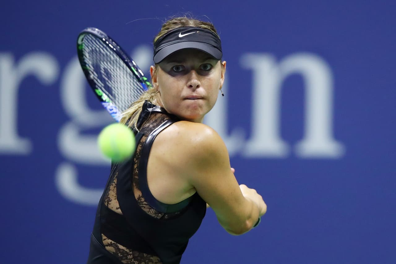 Sharapova hizo su reaparición en Grand Slams en el US Open 2017, pero Halep la puso a sufrir con sus contragolpes y drives.