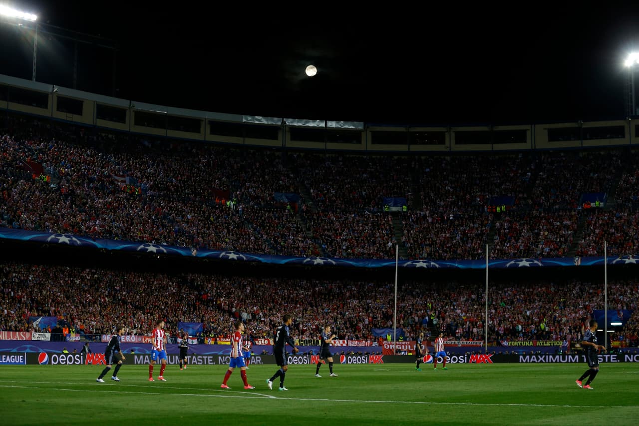 <b>El Estadio Vicente Calderón como testigo</b>
<br>Antiguo escenario del Atlético de Madarid, aquí fue donde aquel 17 de abril de 1994, el mexicano fue el héroe.