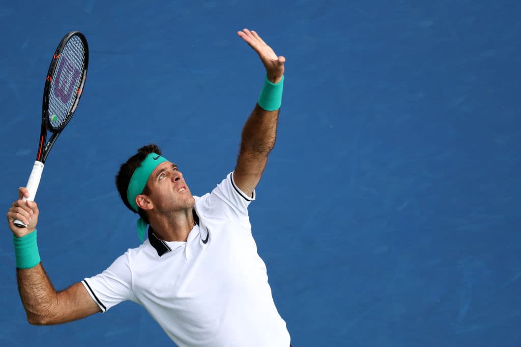 A primera hora, el argentino Juan Martín del Potro, cuarto sembrado, superó con relativa facilidad al surcoreano Hyeon Chung por 6-3 y 6-2 para anidarse en la siguiente ronda del torneo.