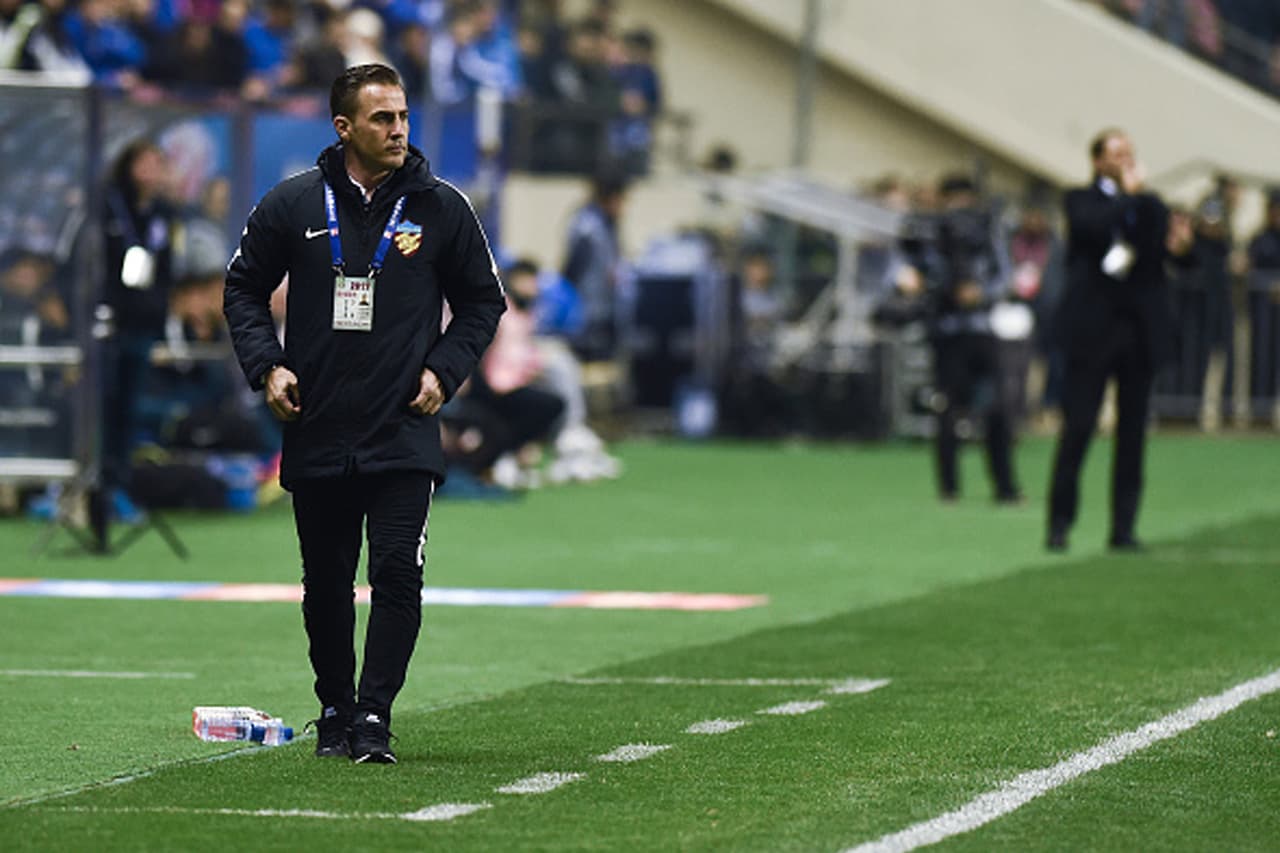 El estratega del Shanghai Shenhua es el uruguayo Gustavo Poyet que inició la campaña dirigiendo al Betis de España.