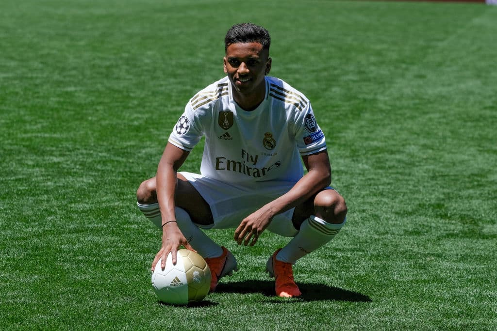 <b>12. Rodrygo.</b> El Real Madrid pagó 50 millones de dólares al Santos de Brasil por el delantero de 18 años.