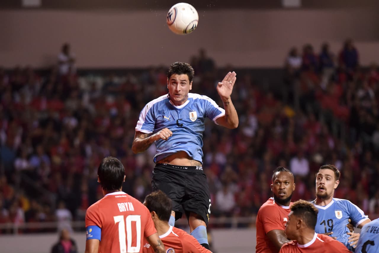 La Selección de Uruguay se lleva la victoria 1-2 con goles de Giorgian De Arrascaeta y Jonathan Rodríguez; por los ticos descontó Celso Borges.