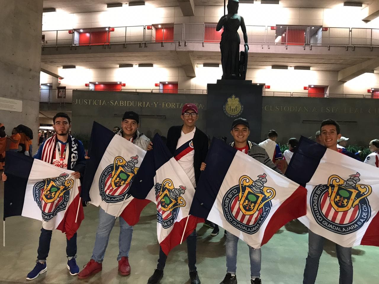 El color del partido entre Chivas y Veracruz para cerrar la actividad en el torneo Apertura 2019 por parte de ambos clubes.