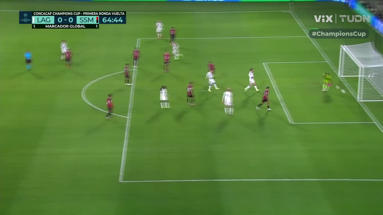 ¡Zapatazo de Edwin Cerrillo pasa rosando el poste y se salva San Miguelito!