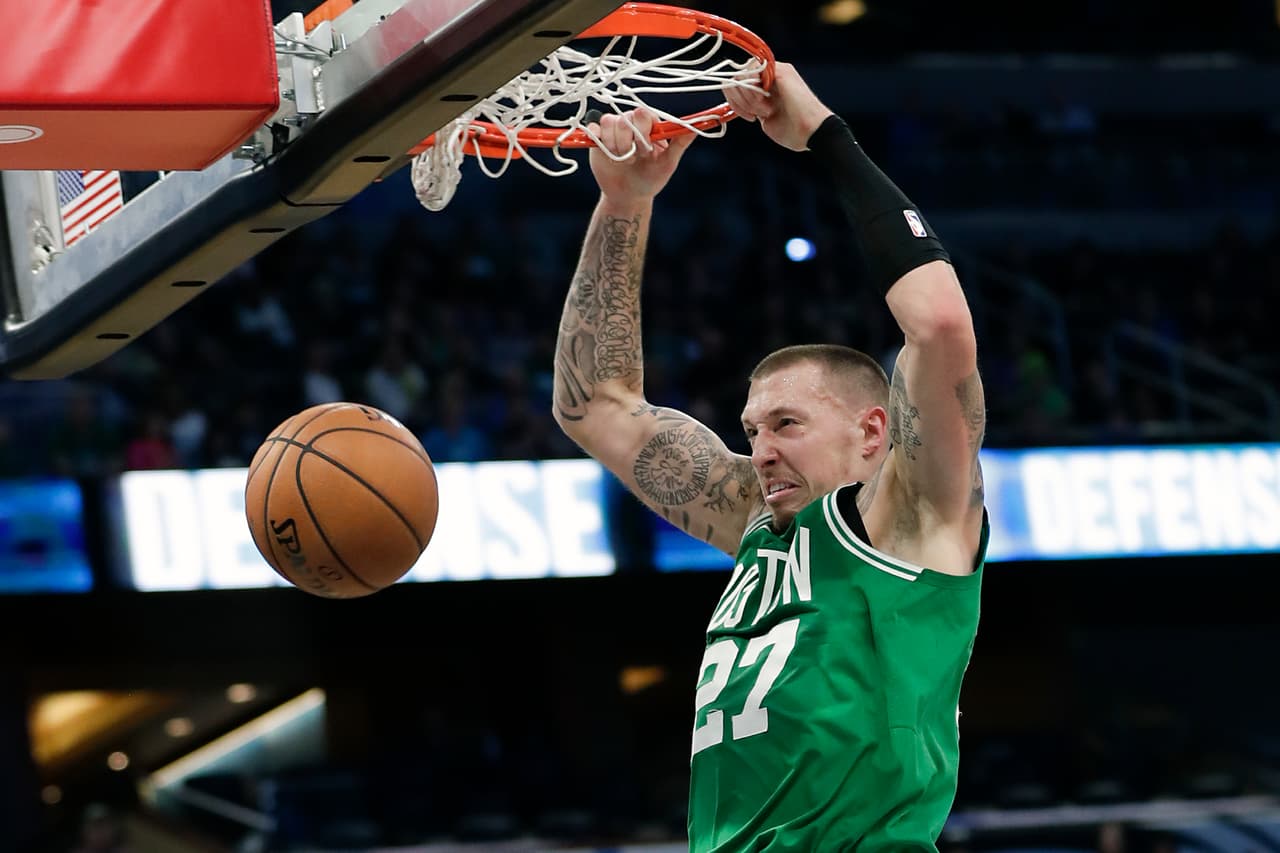 Boston Celtics tuvo unas bajas por lesión. Ganaron en Orlando sin Jaylen Brown, Jayson Tatum y Enes Kanter. Los Celtics han bajado su porcentaje en tiro con salto, pues están 21-2 cuando realizan tiros de 3, y 9-13 cuando no lo hacen.