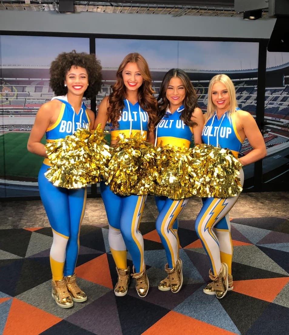 Esta mañana TUDN recibió una visita especial tras contar con la presencia de las Cheerleaders de Los Angeles Chargers.