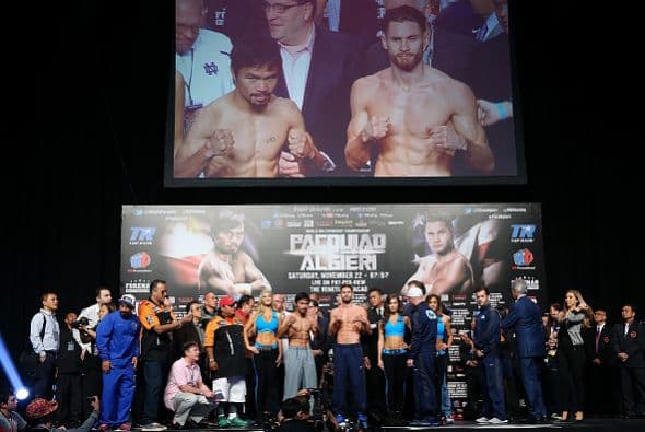 Cuando todo parecía un trámite, Algieri marcó 144.4 libras en la báscula, situación que lo obligó a despojarse de una cadenita y de toda su ropa en busca de dar el peso (144), aunque no lo consiguió al pasarse por 0.2 libras.