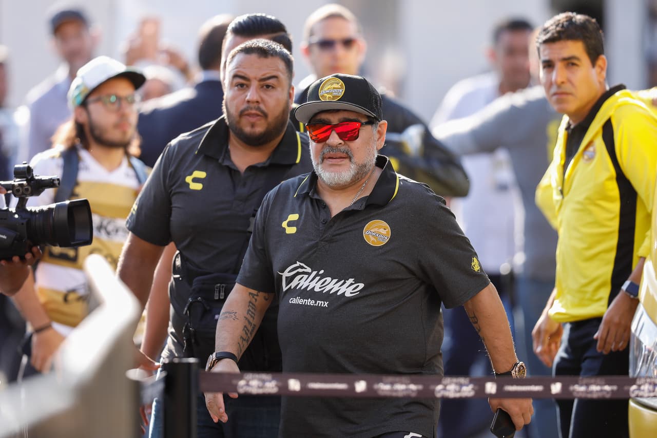 Ganador de la Copa del Mundo con Argentina en 1986, figura con el Nápoles de Italia y una figura controversial durante y después de su carrera, como técnico no ha empatado esas credenciales.