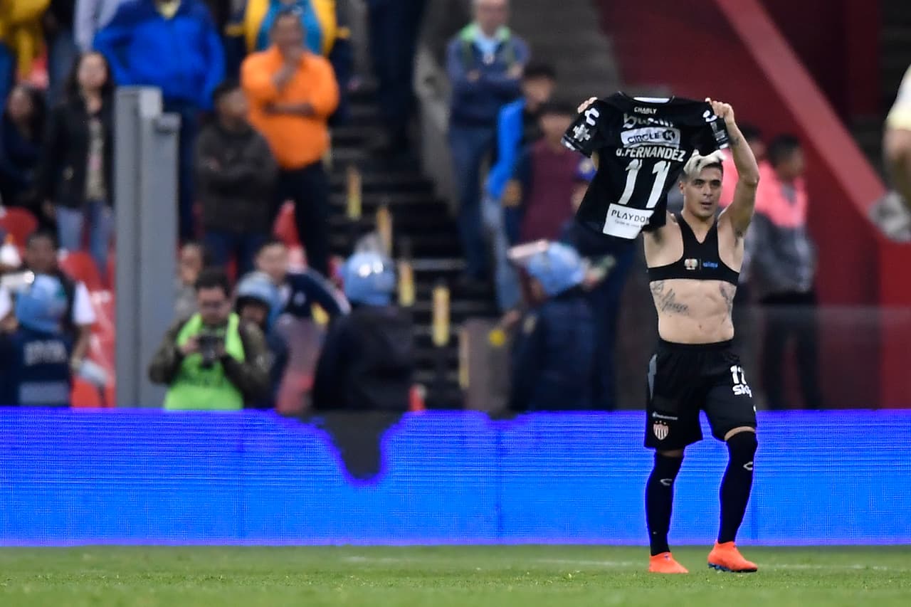 En la mente de Fernández estaba que iba a recibir una tarjeta amarilla por festejar de esta manera, pero para él, bien la valió.