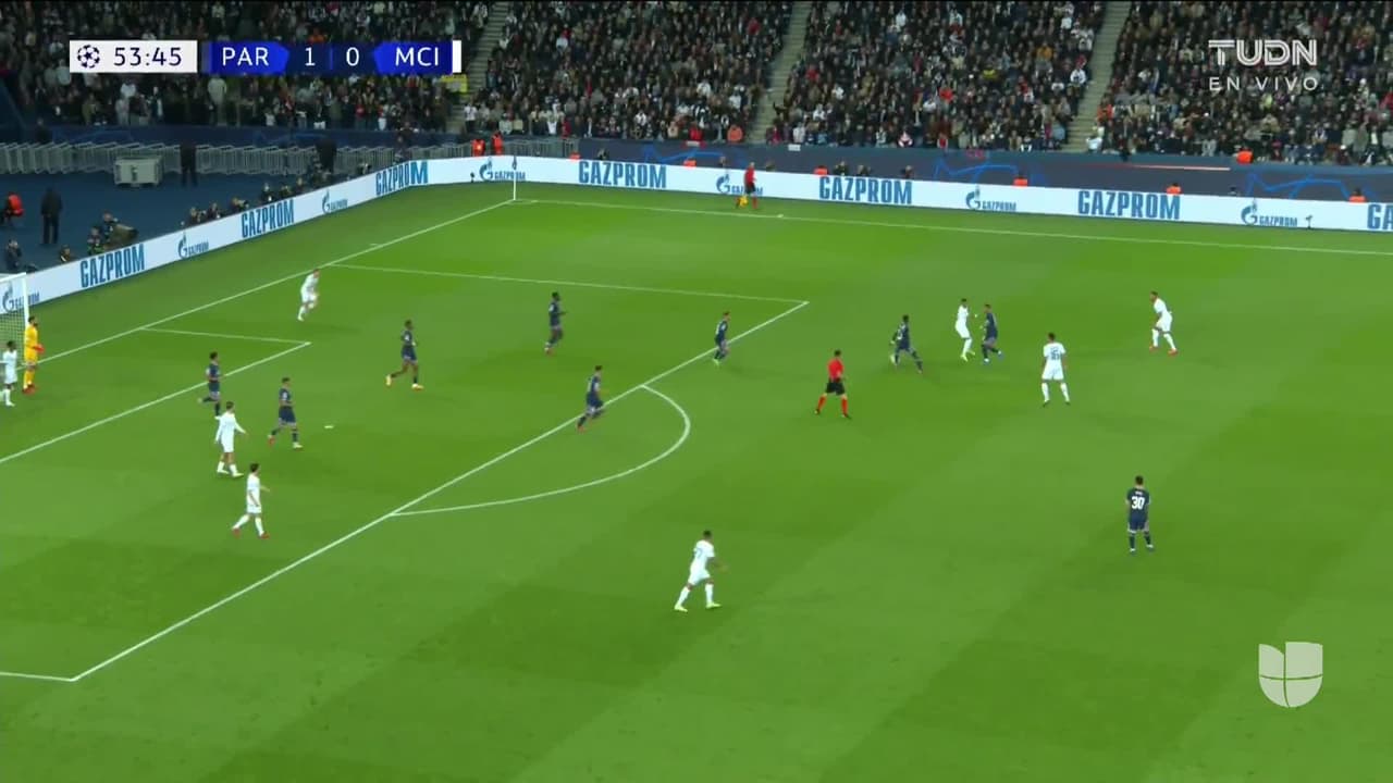 ¡TIRO ATAJADO! disparo por Kevin De Bruyne.