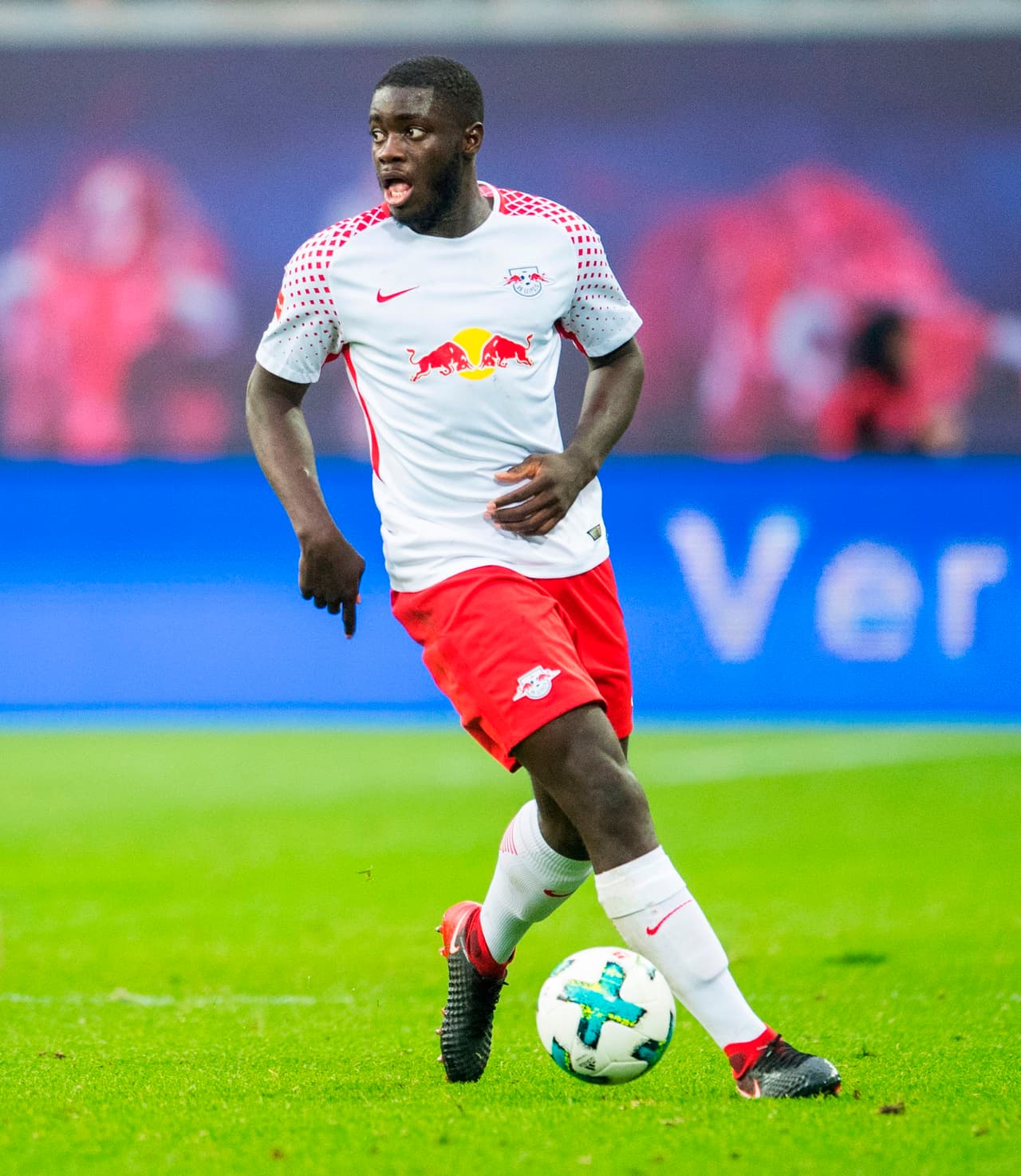 <b>18. Dayot Upamecano - Defensa - 19 años </b>(Francia / RB Leipzig)