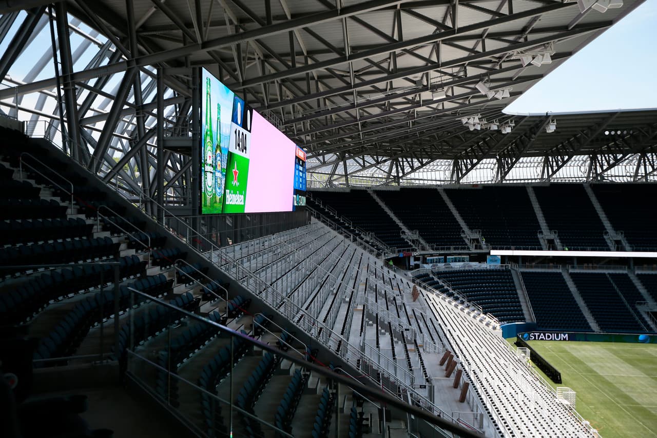 La inauguración del estadio fue todo un éxito.
<br>