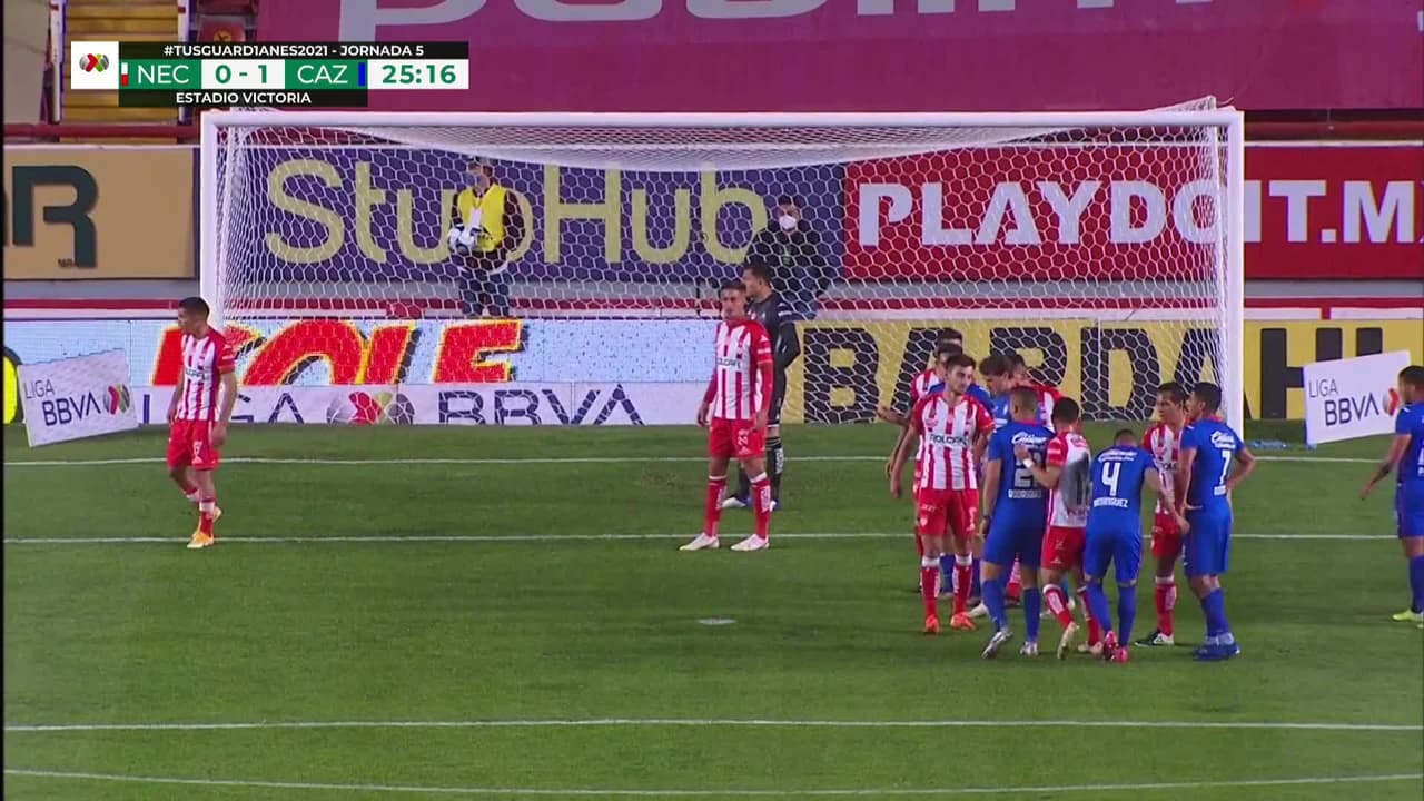 ¡GOOOL! Juan Escobar anota para Cruz Azul.