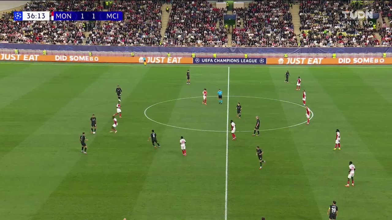 ¡TIRO ATAJADO! disparo por Nico O'Reilly.