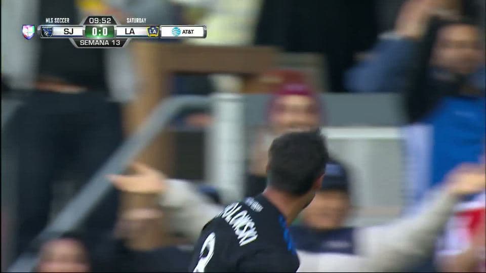 Goooolll!! ${PLAYER} mete el balón y marca para San Jose Earthquakes