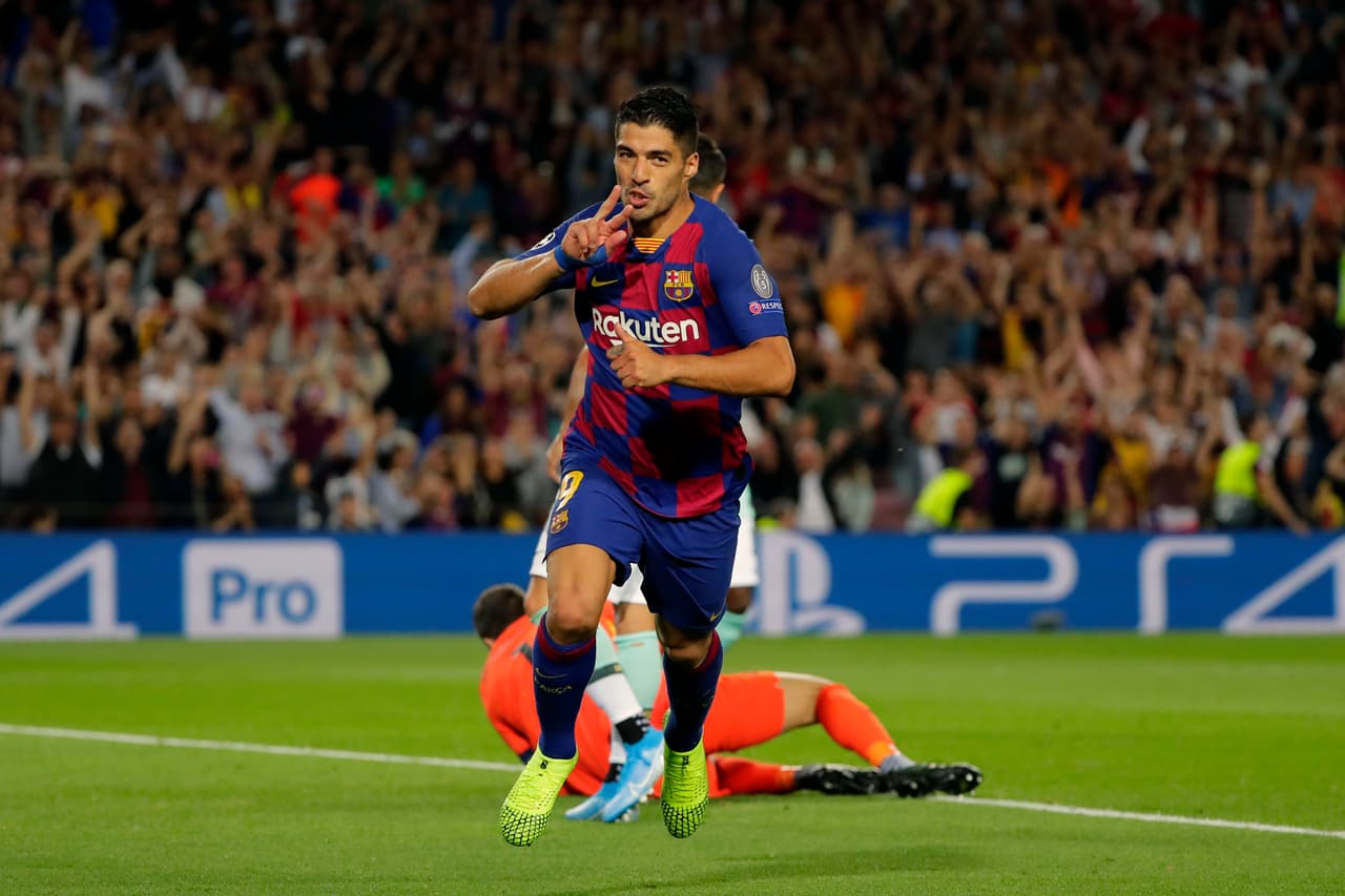 El 22 de Marzo de 2015, Luis Suárez conisguió su primer gol en un clásico tras superar a Pepe y a Sergio Ramos.