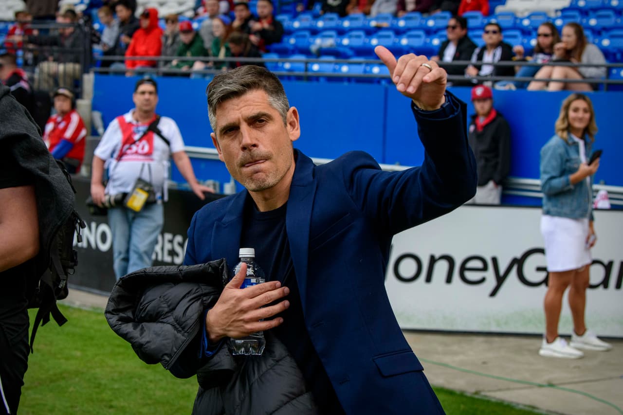 Técnico de FC Dallas lucha contra el aburrimiento en la pandemia