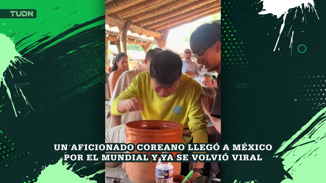 Aficionado coreano se vuelve viral por video en los cantaritos al llegar a Guadalajara por el Mundial