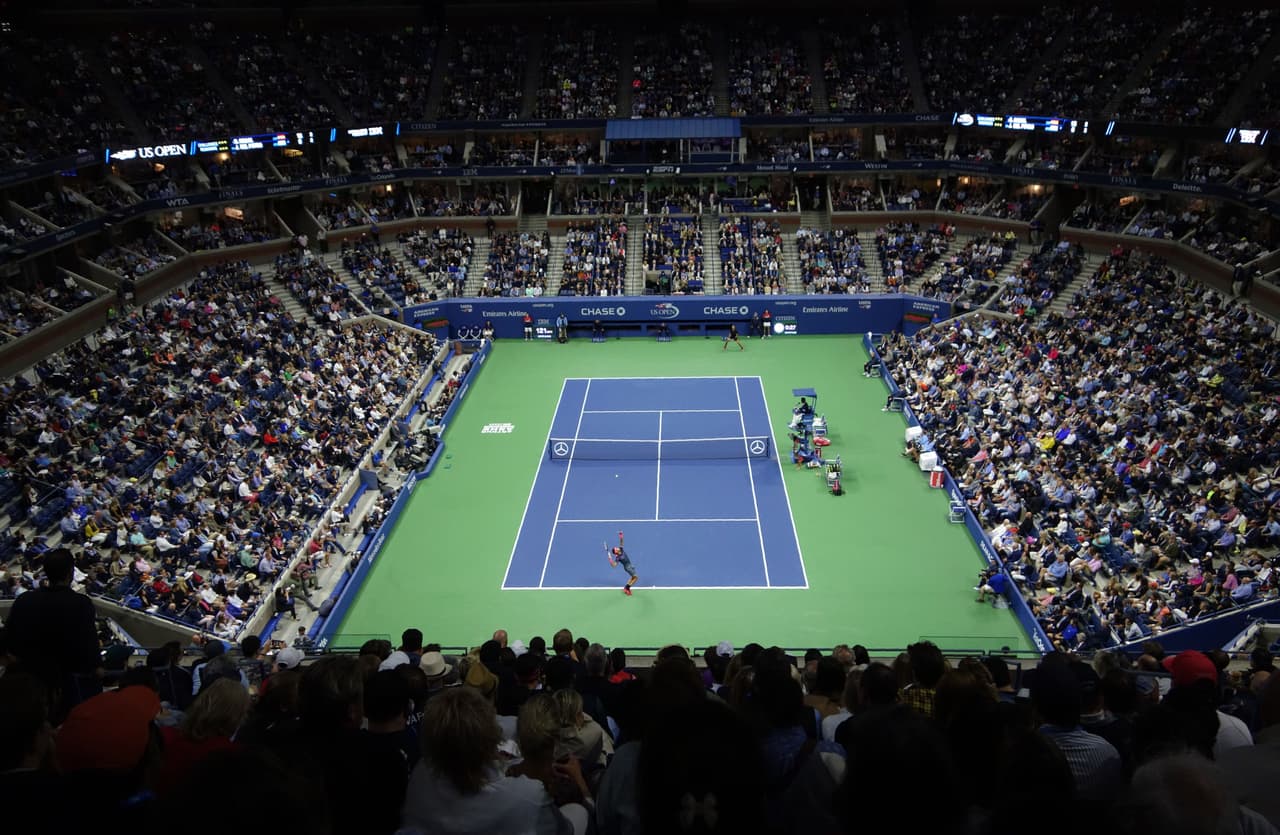 El estadio Arthur Ashe vistió sus mejores galas para presenciar el partido entre Nadal y Del Potro.