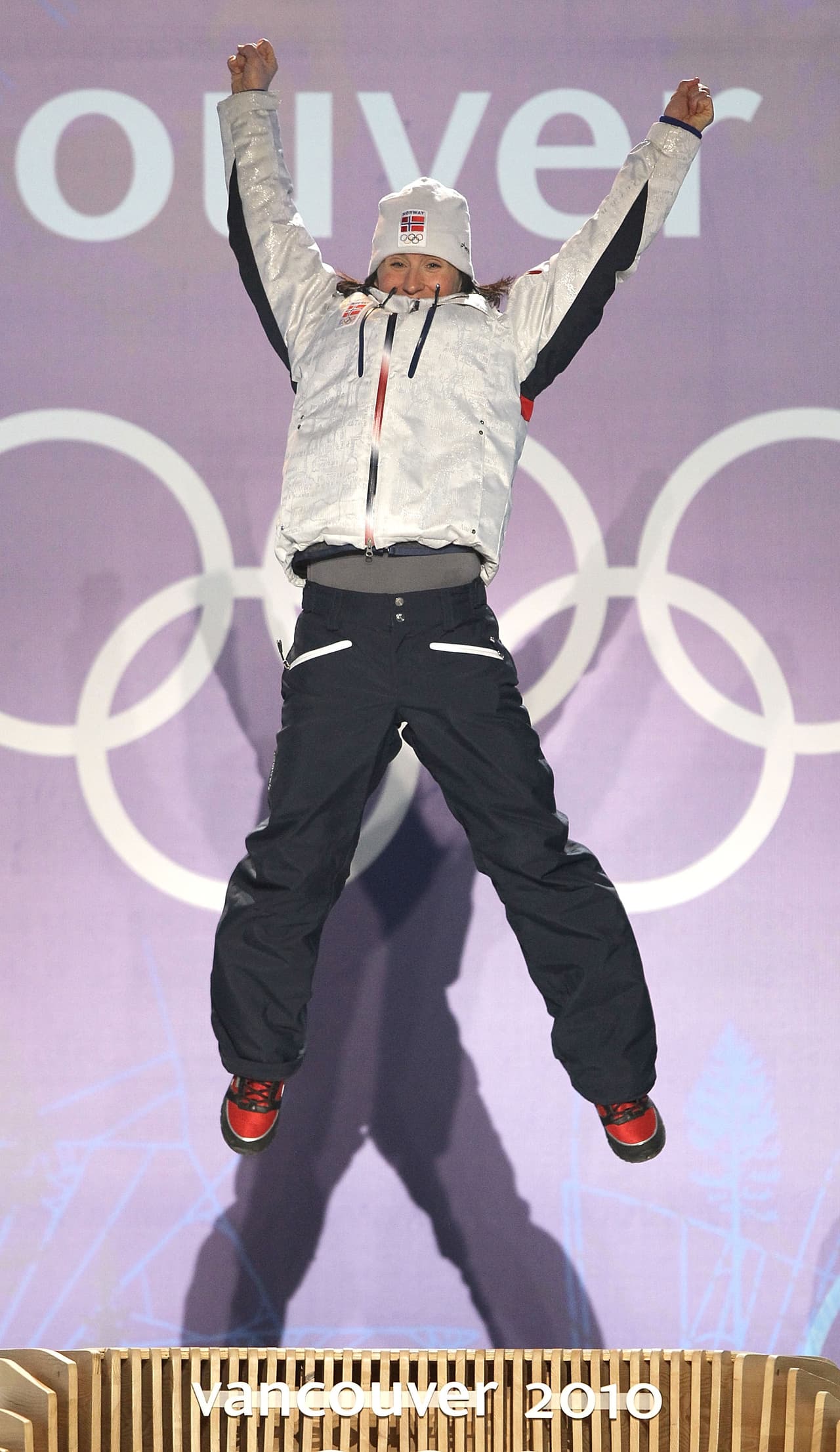 Sus primeros oros llegaron en los Juegos Olímpicos de Vancouver 2010, en los que ganó cinco medallas.