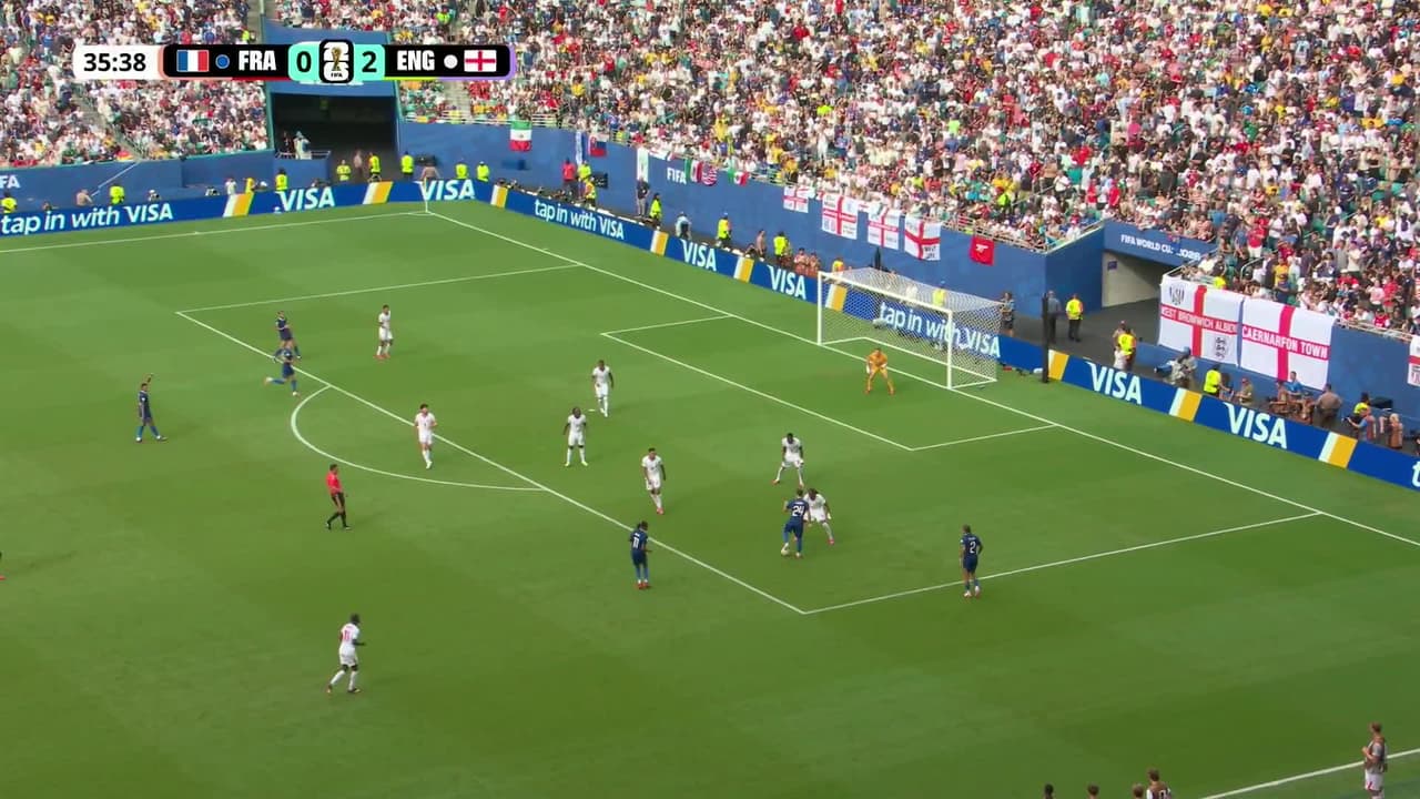¡GOL!  anota para Inglaterra. Bukayo Saka