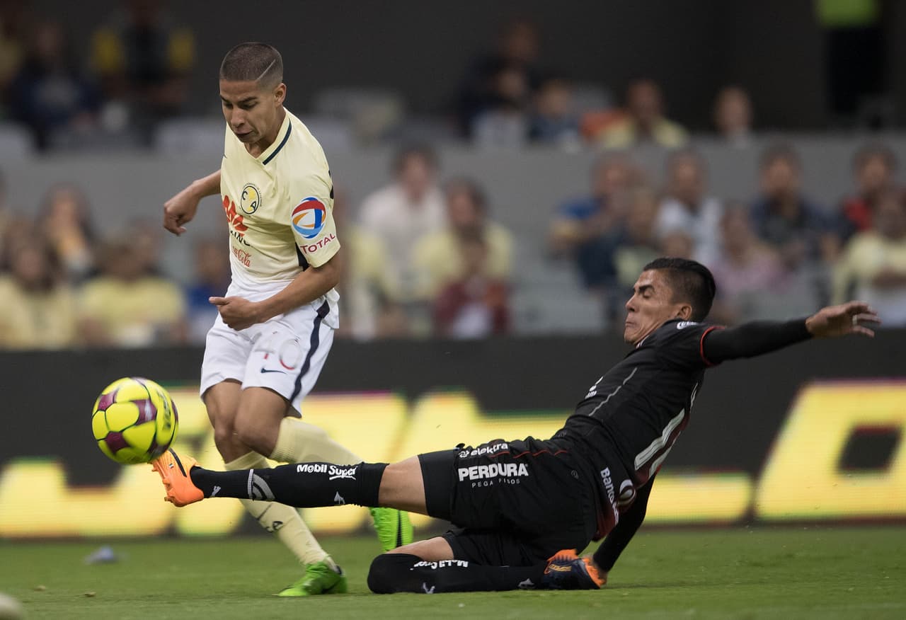 Lainez entró de cambio en el segundo tiempo y su presencia se sintió por la banda izquierda. El juvenil provocó las jugadas más peligrosas de América.