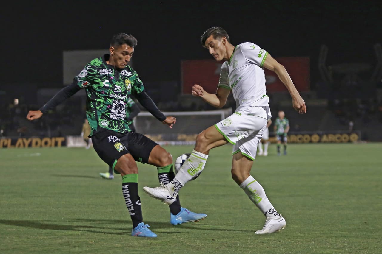 El Estadio Olímpico Benito Juárez fue testigo de un primer tiempo soso y trabado en todos los sectores del campo.