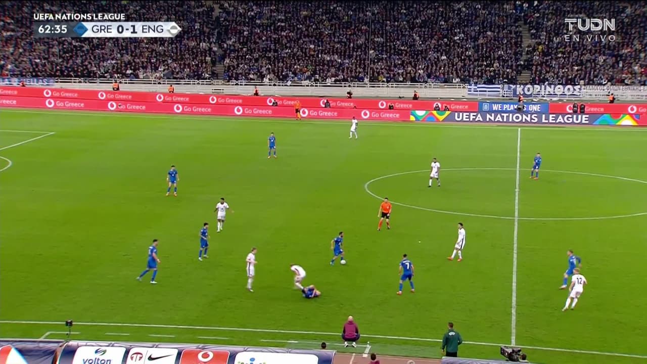 ¡TIRO ATAJADO! disparo por Fotis Ioannidis.