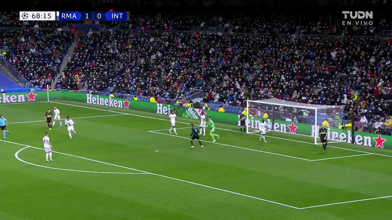 ¡TIRO ATAJADO! disparo por Federico Dimarco.