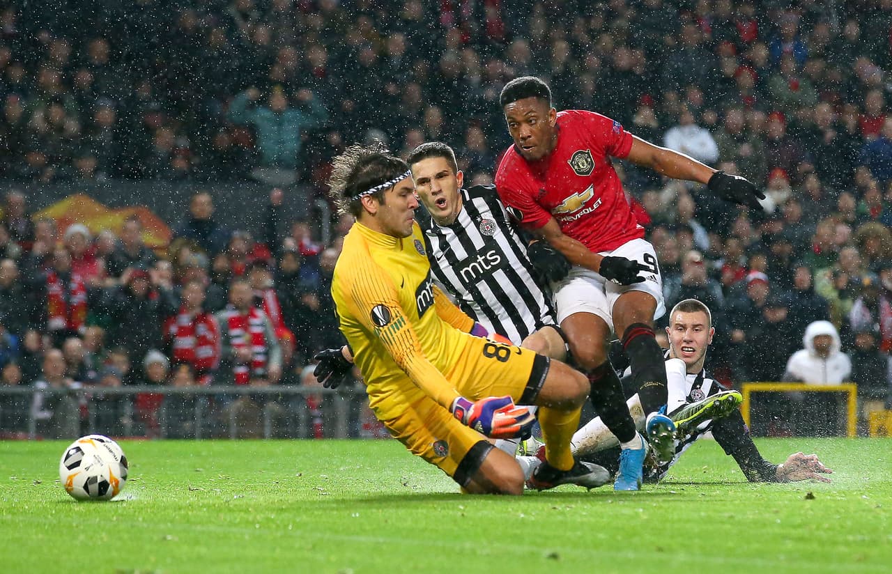 Los Red Devils ganan tranquilamente en Old Trafford con tres goles a cero al Partizan y pasan a la siguiente ronda de la Europa League.