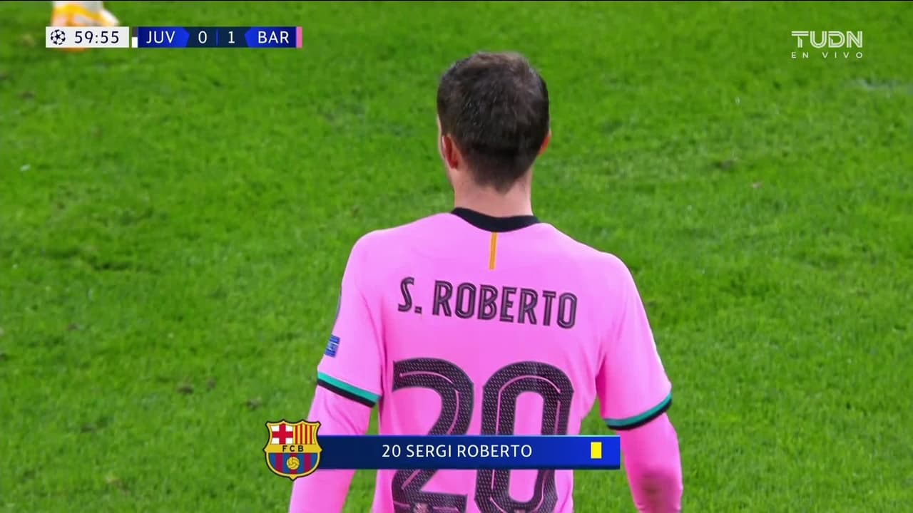 Tarjeta amarilla. El árbitro amonesta a Sergi Roberto Carnicer de FC Barcelona