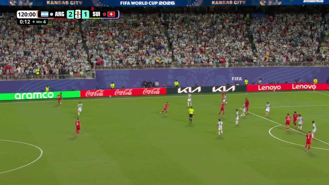 ¡TIRO ATAJADO! disparo por Thiago Almada.