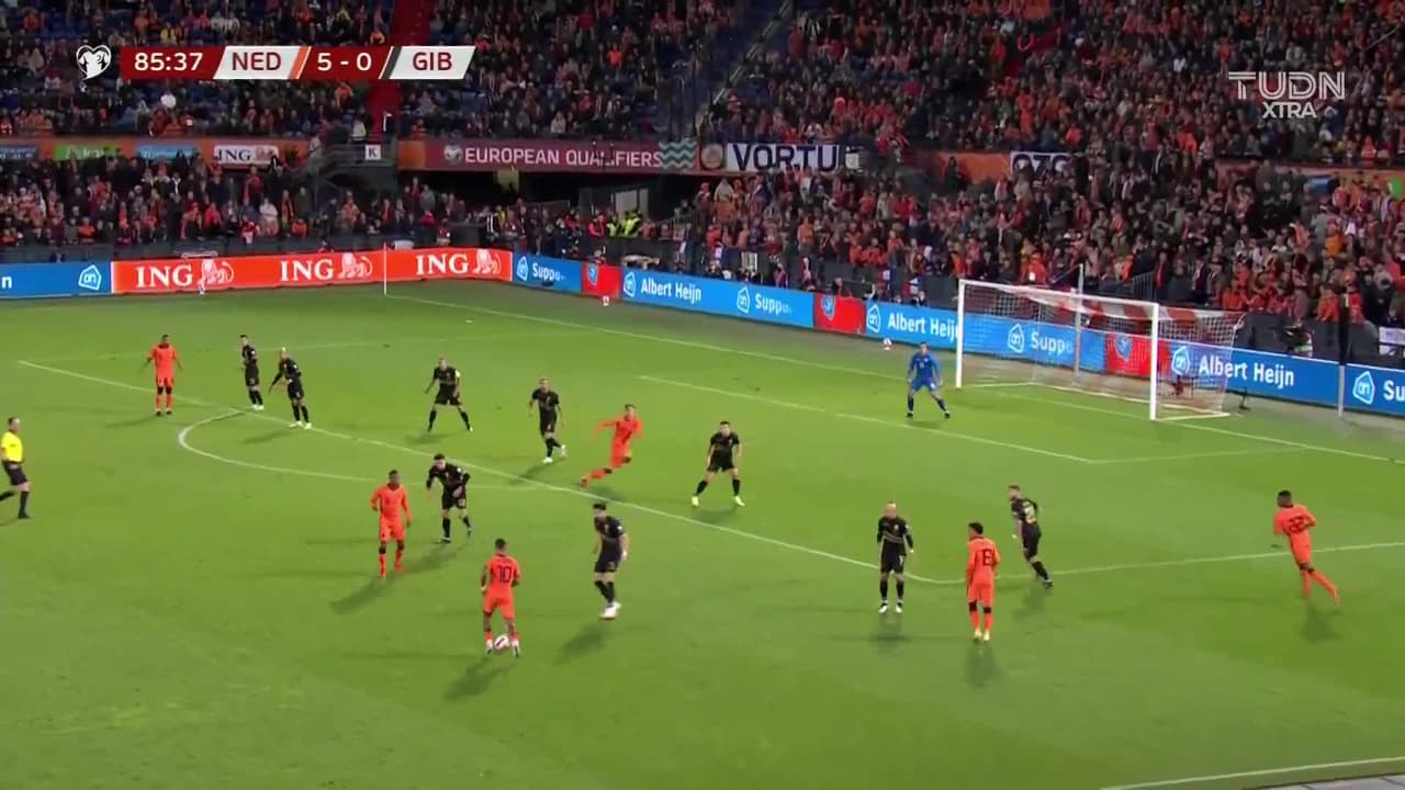 ¡Juego, set y partido! Malen hace el 6-0 sobre Gibraltar