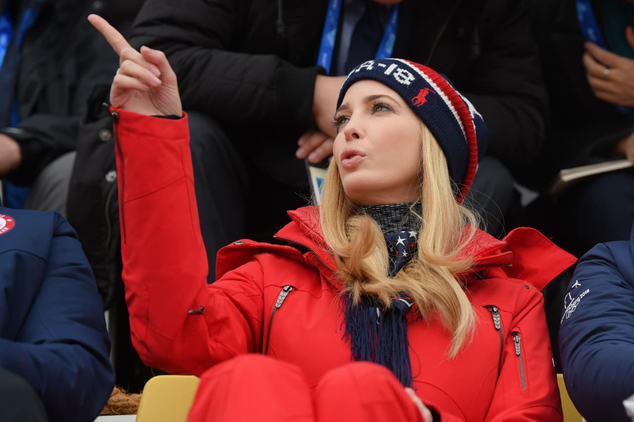 La hermosa Ivanka Trump, hija del presidente de Estados Unidos, Donald Trump, fue centro de atención en Pyeongchang 2018, donde brilló por su belleza y buen ánimo como espectadora y con los atletas.