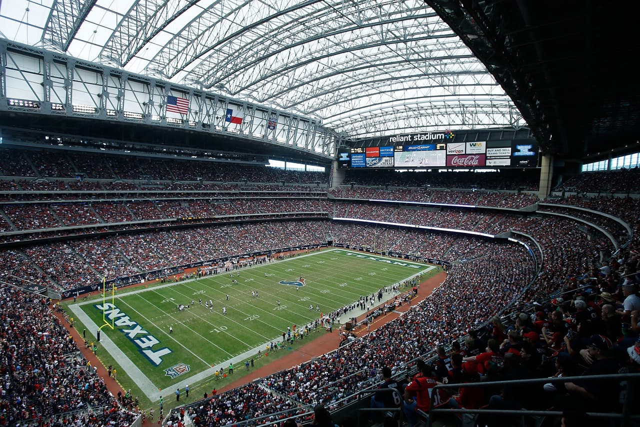 El NRG Stadium tiene un aforo de 69 mil 500 fanáticos e inició operaciones el 24 de agosto de 2002.