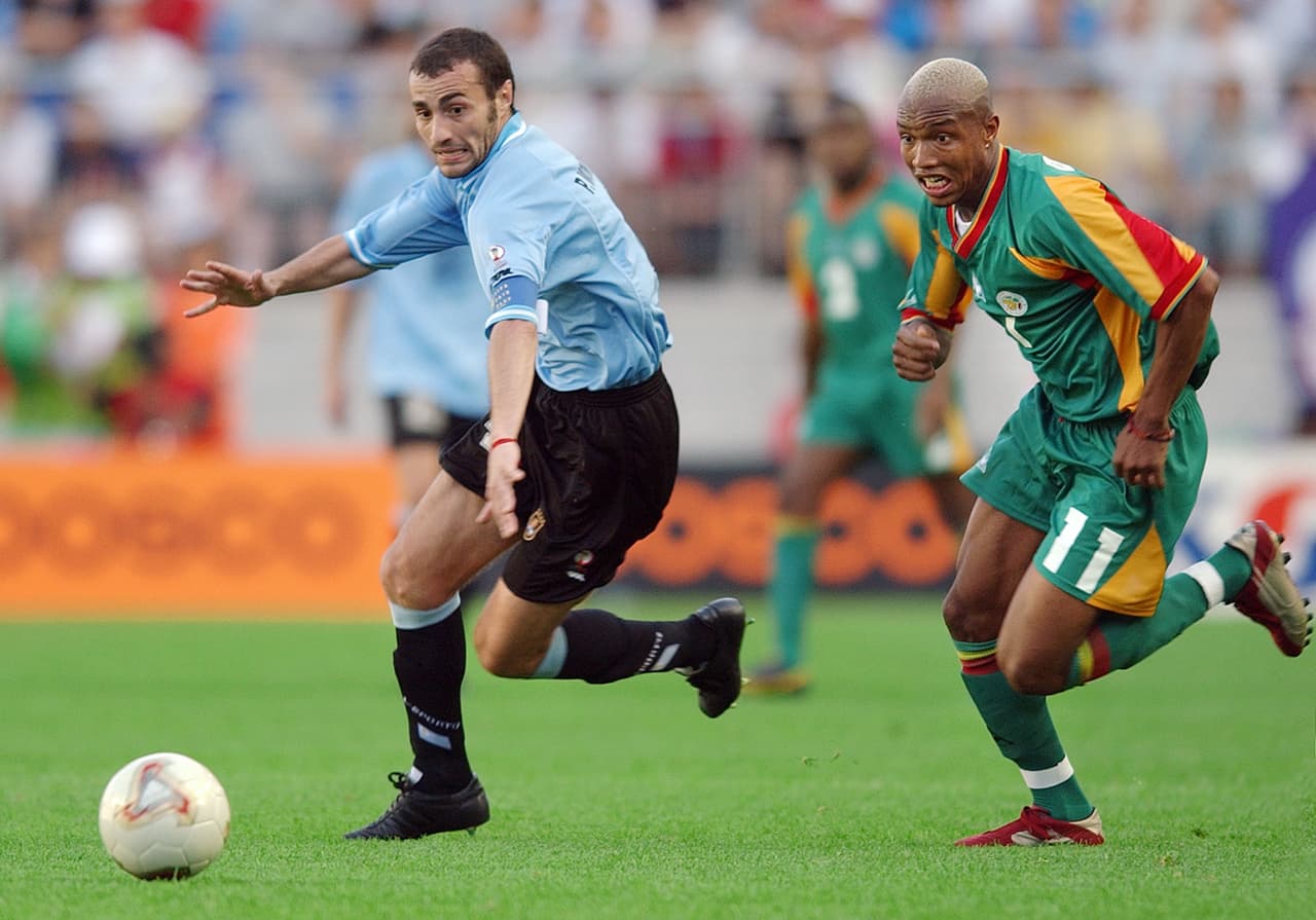 Jugó la Copa del Mundo 2002 con La Celeste enfrentando a Francia, Senegal y Dinamarca.
