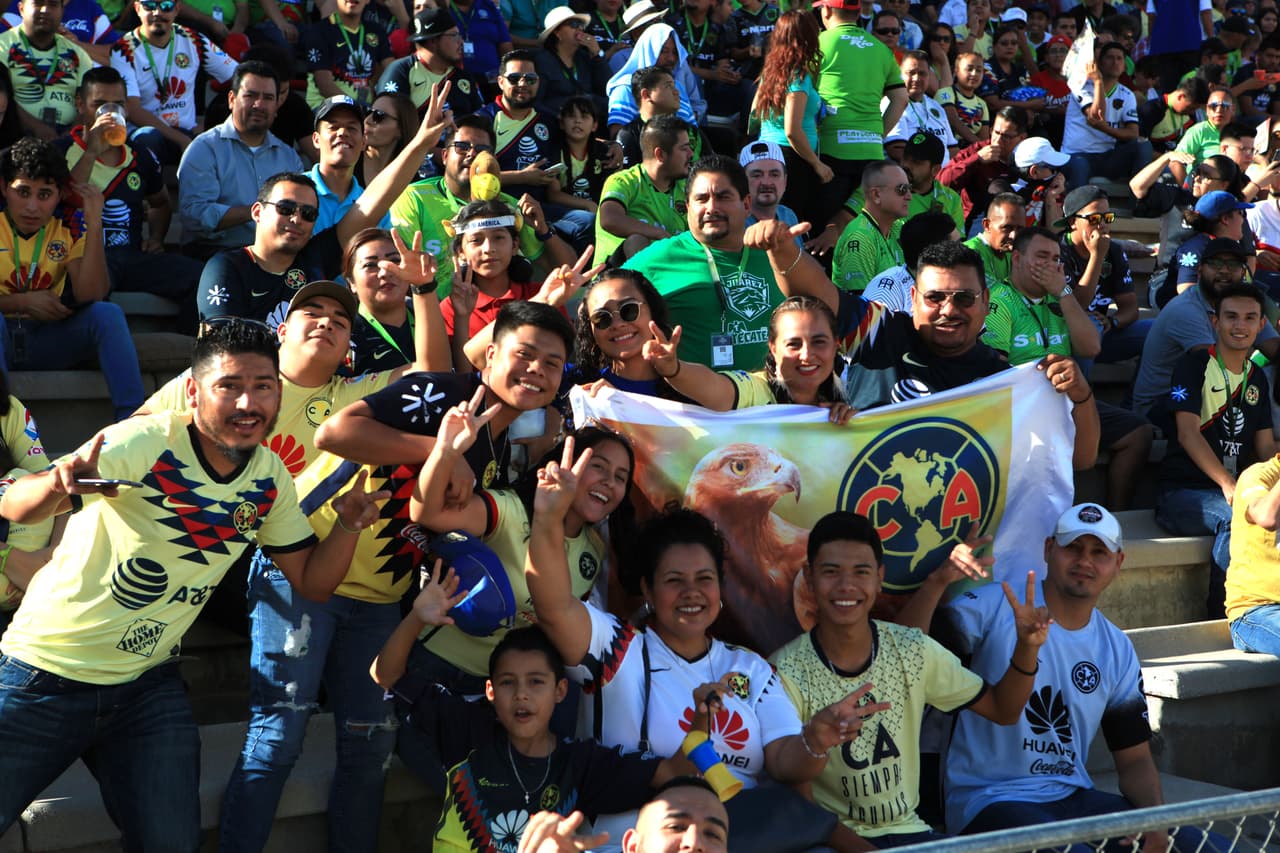 Los aficionados de ambas escuadras de dan cita en el Estadio Olímpico Benito Juárez para disfrutar de un ambiente sin igual.