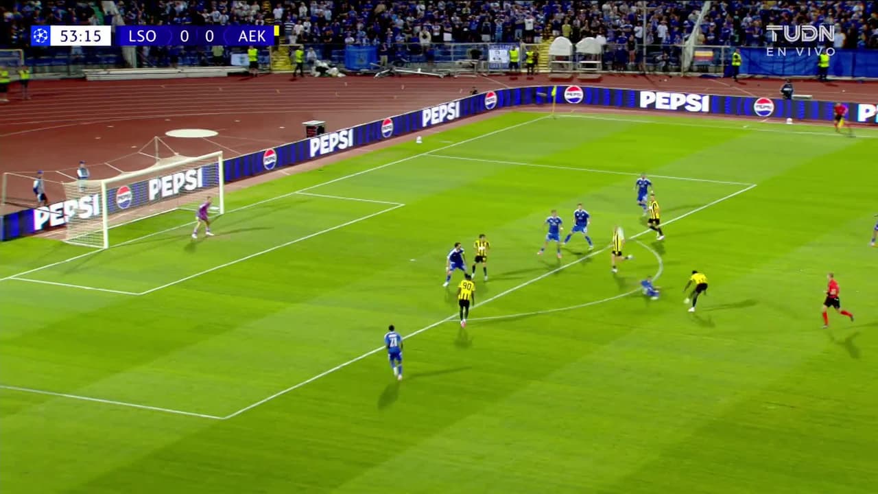 ¡TIRO ATAJADO! disparo por Maicon.