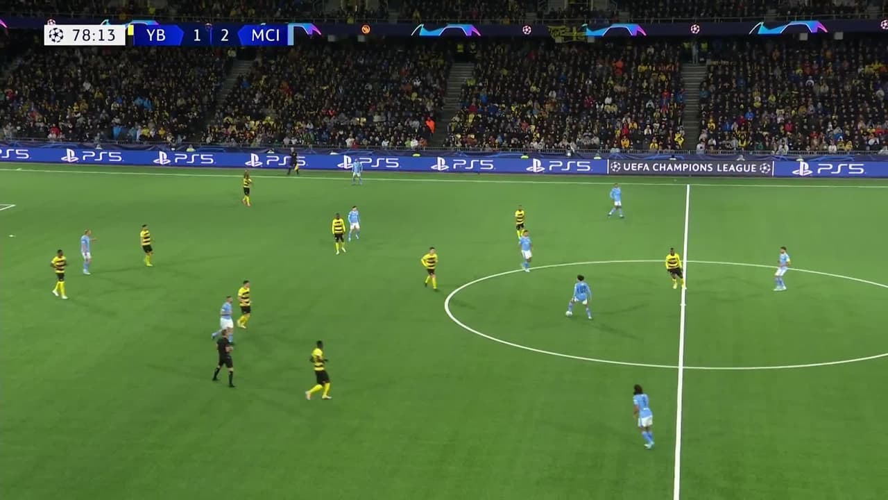 ¡TIRO ATAJADO! disparo por Erling Haaland.