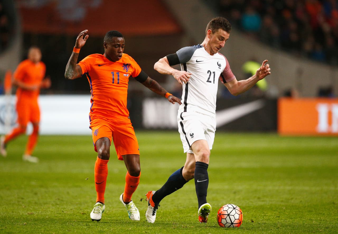 El anfitrión de la Eurocopa se llevó el triunfo 3-2 en amistoso ante Holanda