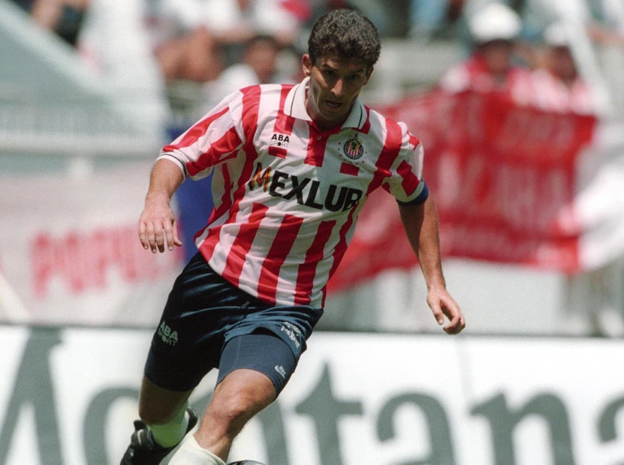 José Manuel de la Torre vivió un caso similar, sin embargo, sus dos etapas fueron con Chivas, la primera entre 1982 y 1988, la segunda entre 1993 y 1995.