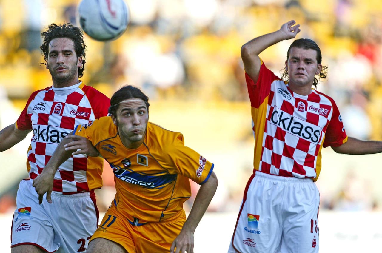 El pasado de Aldo de Nigris con Tigres es algo que la afición de Rayados no quiere recordar, pero fue el club con el que debutó´en 2007 y permaneció hasta 2007.