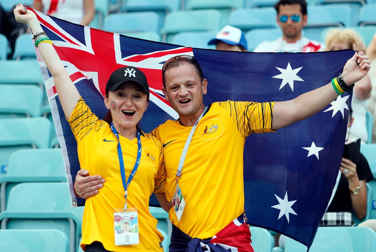 Sochi (Russian Federation), 26/06/2018.- Supporters of Australia prior the FIFA World Cup 2018 group C preliminary round soccer match between Australia and Peru in Sochi, Russia, 26 June 2018. (RESTRICTIONS APPLY: Editorial Use Only, not used in association with any commercial entity - Images must not be used in any form of alert service or push service of any kind including via mobile alert services, downloads to mobile devices or MMS messaging - Images must appear as still images and must not emulate match action video footage - No alteration is made to, and no text or image is superimposed over, any published image which: (a) intentionally obscures or removes a sponsor identification image; or (b) adds or overlays the commercial identification of any third party which is not officially associated with the FIFA World Cup) (Mundial de Fútbol, Rusia) EFE/EPA/RONALD WITTEK EDITORIAL USE ONLY