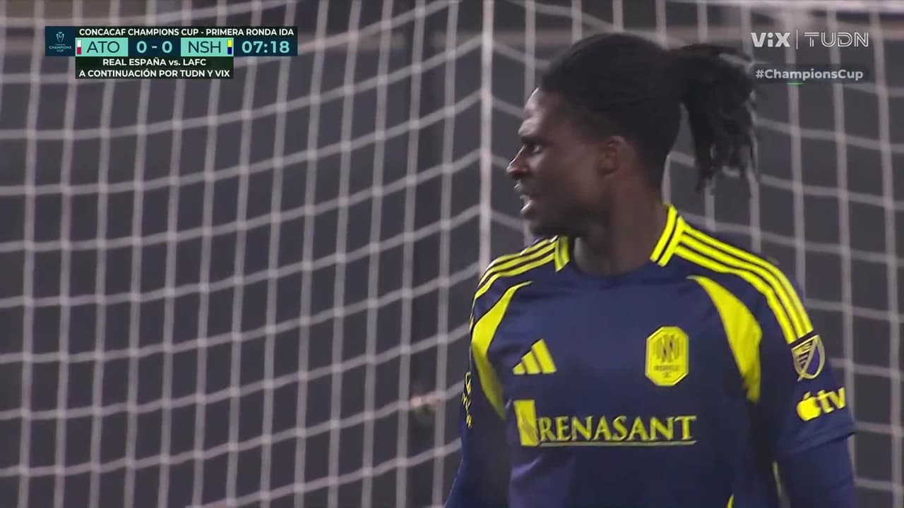 ¡Balazo! Nashville avisa con el trallazo de Pacius sobre el arco